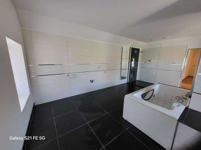 Helle 3,5-Zimmer-Dachgeschosswohnung mit 110 m² in 06347 Heiligenthal zu vermieten