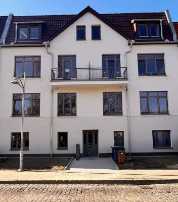 Kernsanierte 3 Zimmer Wohnung mit Fahrstuhl und zwei Balkonen im Bahnhofsviertel