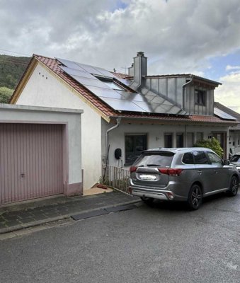 in Vorbereitung - Dreifamilienhaus (zur Zeit vermietet) mit einer Garage und Garten in Frankeneck