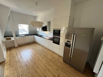 Exklusive Dachgeschoss-Maisonette im Frankfurter Westend