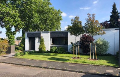 Familienfreundlicher sanierter 4,5-Zimmer-Bungalow mit EBK in Köln-Ossendorf