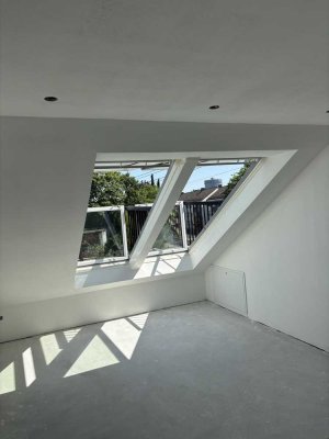 Erstbezug nach hochwertigem Dachgeschossausbau | Fußbodenheizung | ca. 67 m² Nutzfläche