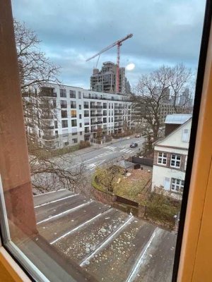 Gründerzeit Altbau - Helle 2 ZW mit Einbauküche