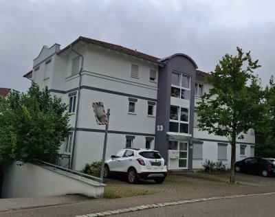 Großzügige 3,5 Zi.-Wohnung mit Balkon und Einbauküche
