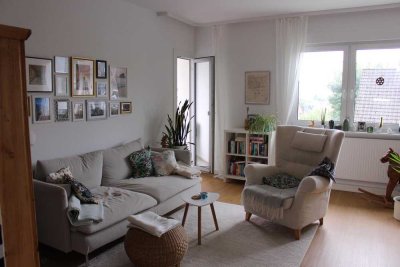 Renovierte 3-Zimmer-Wohnung mit Südbalkon, Garage und Aussicht in ruhiger Lage!
