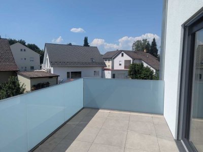 Barrierefreie Wohnung mit Aufzug und großem Balkon im Straubinger Westen !