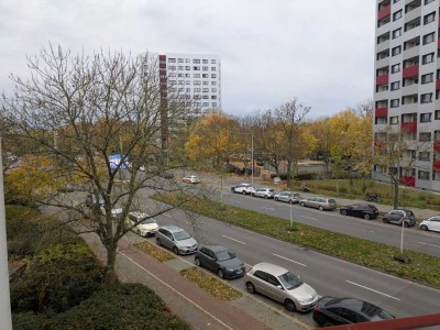 Helle 2-Zimmer-Wohnung nahe Gropius Passagen – bezugsfrei & einladend