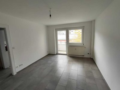 Vollständig renovierte 1-Raum-Wohnung mit Balkon und Einbauküche in Nürnberg
