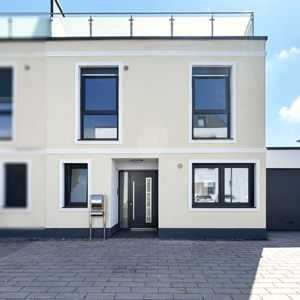 Moderne Doppelhaushälfte mit Garten und Dachterrasse in TOP-Lage