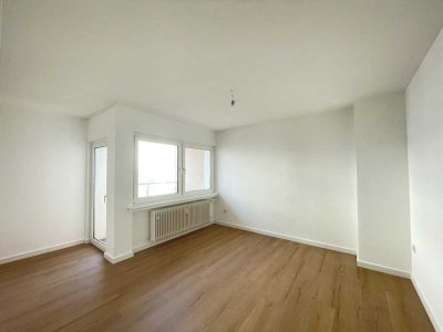 Modernisierte 2,5-Zimmer-Wohnung im 2. Obergeschoss mit Balkon
