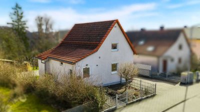 Klein, fein, dein! 70 m² Wohntraum trifft auf 870 m² Gartenparadies