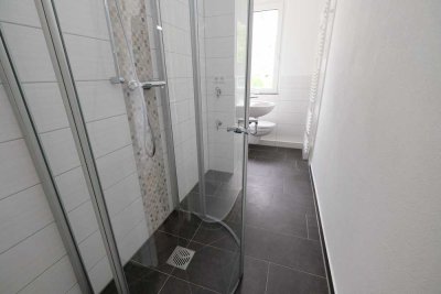 Wozu viele Treppen steigen? Neu sanierte Erdgeschosswohnung mit Blick ins Grüne!