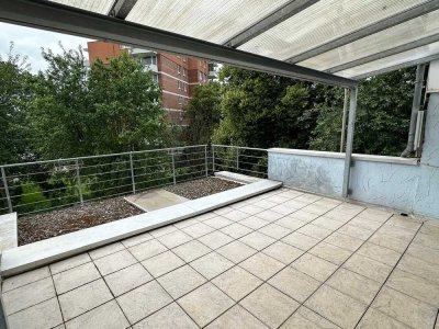 Große 5-Zimmerwohnung mit Balkon im 1. OG