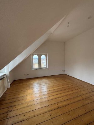 Attraktive 3-Zimmer-Altbau-Wohnung mit Einbauküche