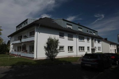 Sehr schöne vollständig renovierte 2-Zimmer-EG-Wohnung mit Gartennutzung