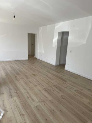 Erstbezug nach Sanierung: ansprechende 4-Zimmer-Terrassenwohnung in Lehrte/Ahlten