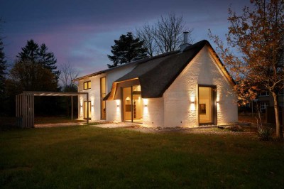 Exklusives Reetdach-Architektenhaus – kernsaniertes Juwel zwischen Schlei und Ostsee