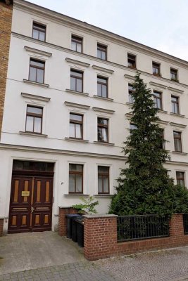 Wohnen mit Charakter: Drei-Zimmer-Wohnung in Halle-Giebichenstein