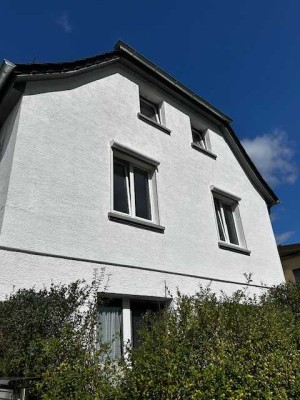 Attraktive 5,0-Zimmer-Maisonette-Wohnung in Bensheim- Hochstädten