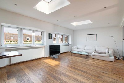 LOFTARTIG-HELL-LUFTIG! Penthouse  mit 15 m² Südwestbalkon - keine Schrägen - Ausbau 2005!