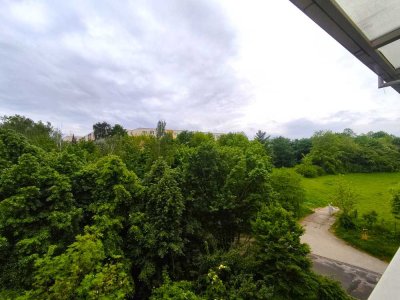 "4-Zimmer-Masionette mit Balkon, Fahrstuhl und Gäste-WC"