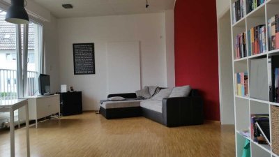 Schöne, lichtdurchflutete 2 Zimmerwohnung in ruhiger Wohnlage