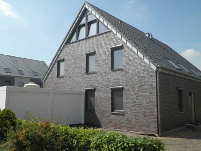 Exklusive neuwertige 4 Zimmer Maisonette Wohnung
