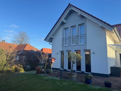 Gehobenes Einfamilienhaus in zentraler Lage von Großburgwedel wartet auf neue Besitzer!