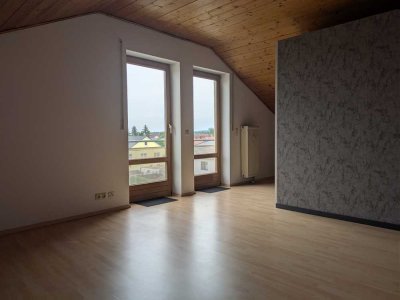Helle 1-Zimmer-Wohnung mit Balkon & TG-Stellplatz in Baar-Ebenhausen – 55 m²