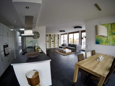 Außergewöhnliches Penthouse mit umlaufender Dachterrasse, Licht & Privatsphäre im Herzen Oberursel's