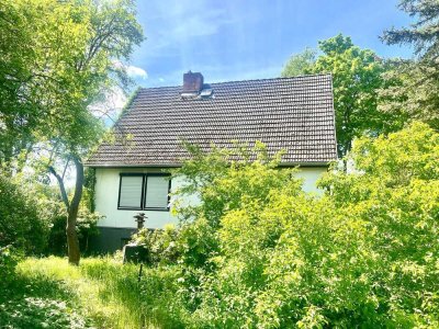 Großes Baugrundstück mit Einfamilienhaus