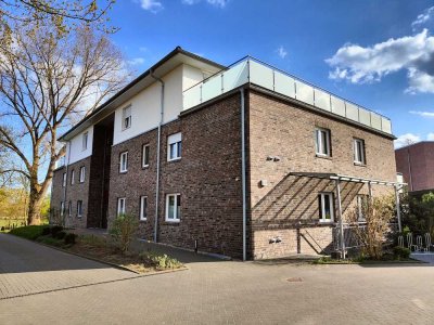 Vermietete 2-Zimmer-Wohnung (Staffelgeschoss) mit Dachterrasse und Pkw-Stellplatz in Uetersen
