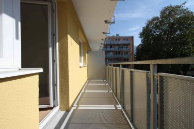 SCHALLMOOS: Stilvolle 2-Zi-Balkonwohnung in zentraler Stadtlage am Puls der Stadt