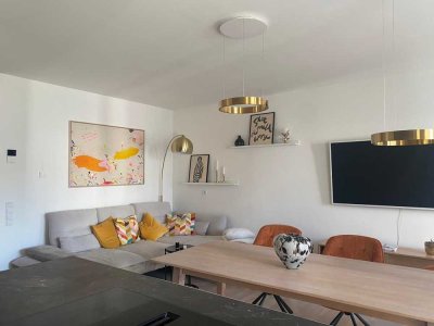 Geschmackvolle 3-Raum-Wohnung mit gehobener Innenausstattung mit Loggia und EBK in München Pasing