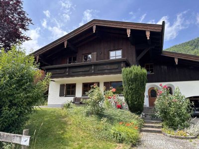 Einfamilienhaus mit Garage und Einliegerwohnung in Schleching
