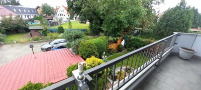 Stilvolle 3-Zimmer-Wohnung mit  Innenausstattung mit Balkon und EBK in Berlin Buckow (Neukölln)