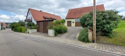 Ehem. Bauernhof mit Nebengebäuden, Halle und großem Grundstück