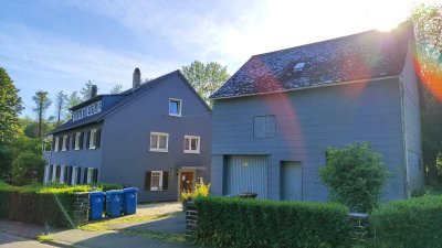 Ortsrandlage! Großes Wohnhaus mit Stallgebäude und großem Gartengrundstück direkt am Kallenbach!