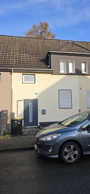 *Renoviertes Reihenmittelhaus in ruhiger Lage in Scholven*