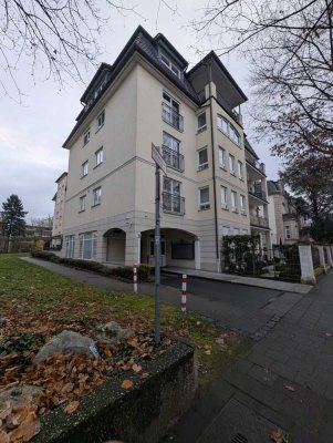 Elegante 2,5-Zimmer Wohnung im 2. OG mit Balkon, Klimaanlage, Aufzug und Kfz-Stellplatz in Offenbach