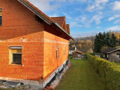 Erschaffe Dir dein Traumhaus in Pucking: Rohbau mit Keller, Garten &amp; Garage!