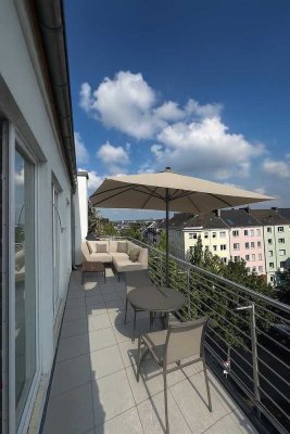 Neubau-Penthouse mit Balkon und Fernblick, top geschnitten, gehobene EBK, Innenstadt