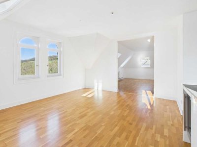 Hochwertige und charmante Dachgeschosswohnung mit grandioser Panoramaterrasse