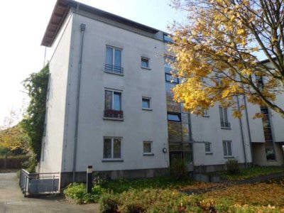 Helle 2-Zimmer-Wohnung mit Balkon im 1. OG in Dresden-Mickten