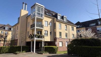 Helle 2,5-Zimmer Dachgeschosswohnung mit Balkon und viel Flair in Benrath