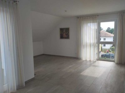 Ruhig wohnen, nah zur Seligenstädter Altstadt - Barriere freie Neubau-Maisonette mit großer Terrasse