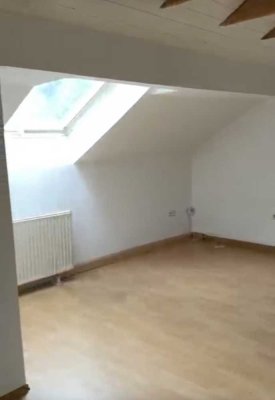 DG Wohnung mit sehr ruhige Lage