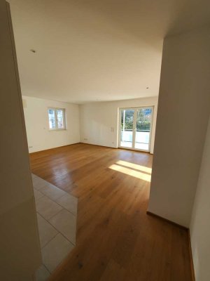 Stilvolle, neuwertige 2-Zimmer-Wohnung mit gehobener Innenausstattung mit Balkon und EBK in Frasdorf