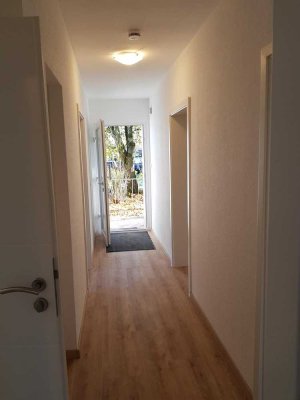 Schöne modernisierte Drei-Zimmer Wohnung in Moers-Repelen 2. OG