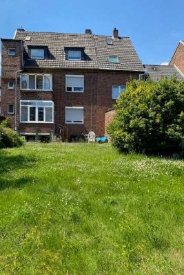 Pulheim! Dreifamilienhaus in zentraler Lage!